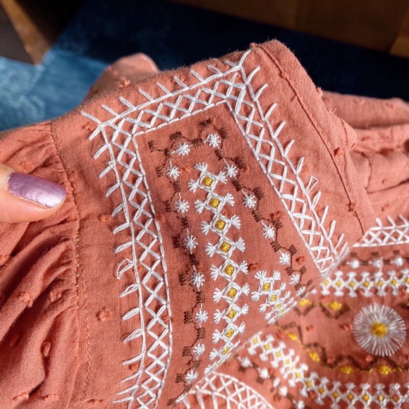 π MAX STUDIO BOHO TAUPE FLORAL EMBROIDERED LOOSE TOP! - Picture 8 of 13